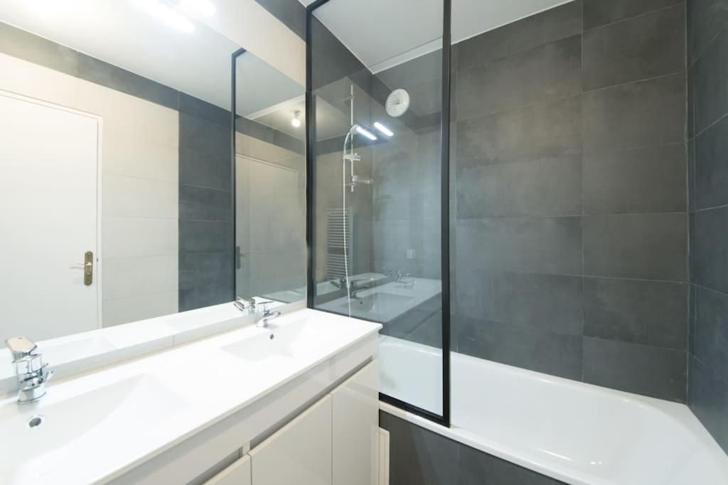 Suite Moderne Familiale 8 Pers - Disney 10M - 2 Sdb Bussy-Saint-Georges Exterior photo